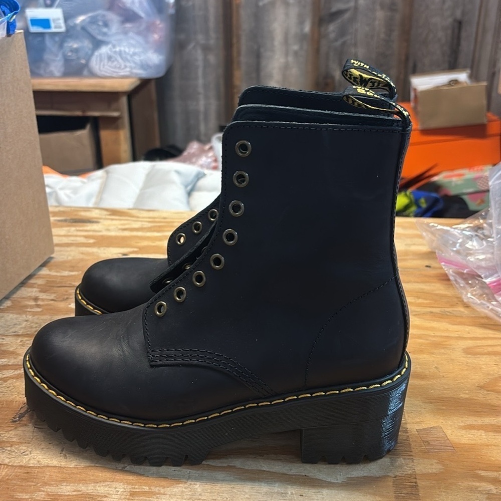 NWOT Doc Martens boots they don't come with shoe laces - Picture 4 of 9